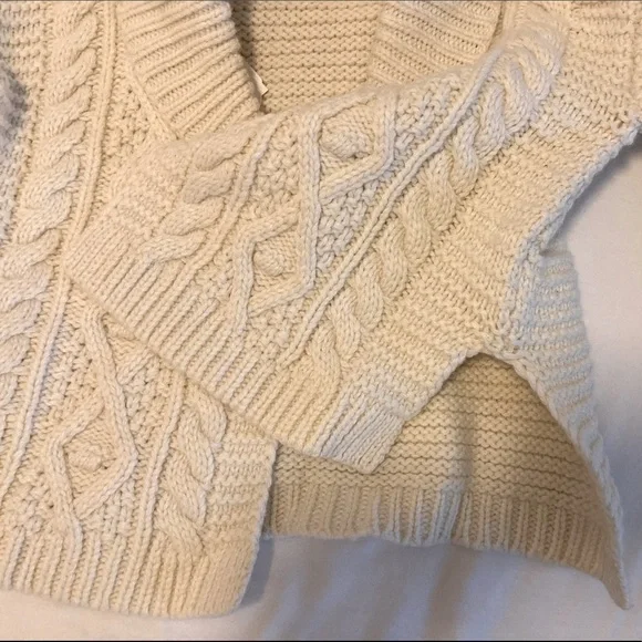 Baby GAP CABLE KNIT CARDIGAN - Size 18-24 months - Picture 6 of 6